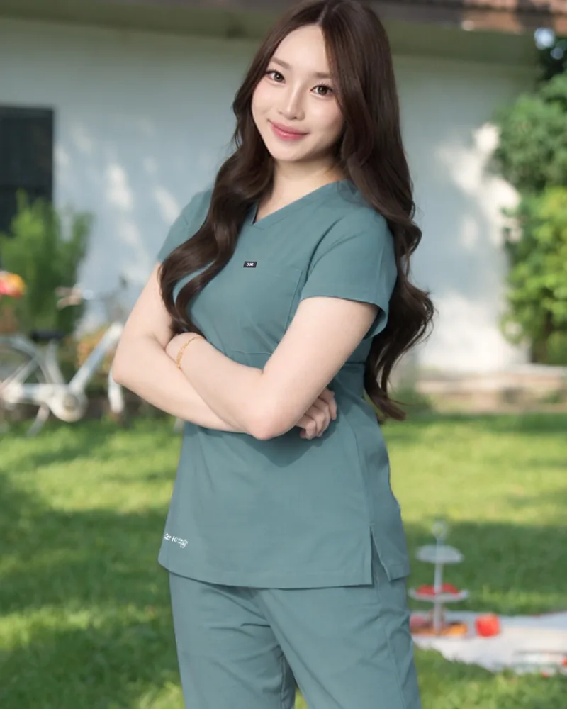 Hello Kitty In the Garden worn in Clover Care